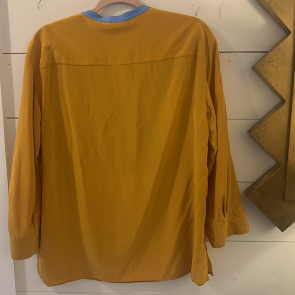 Tory Burch silk tunic size 4. EUC. No stains or tears. - Picture 3 of 6